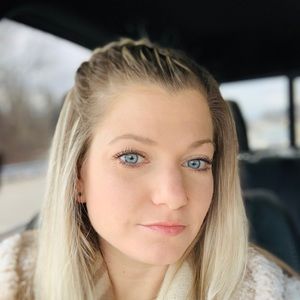 Meet your Posher, Stephany